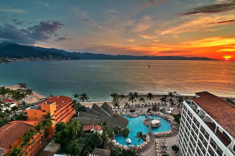 Amazing Oceanview in Hotel Zone (#1242)