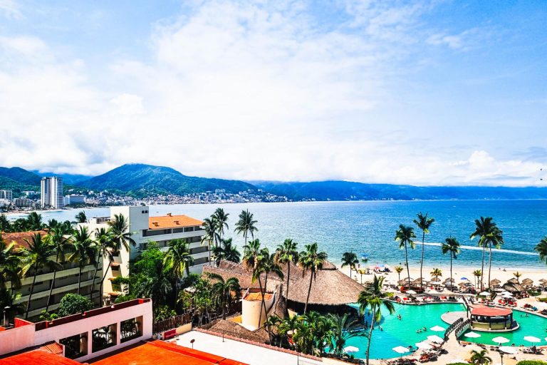 Amazing Oceanview in Hotel Zone (#0733)